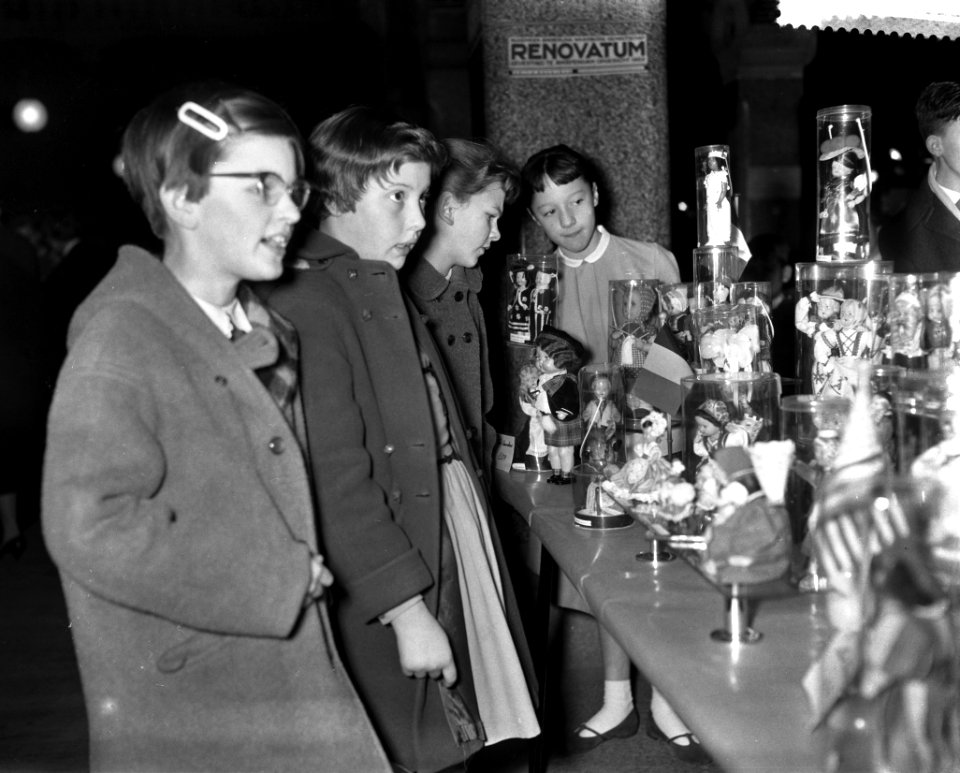 Nederlandse Vereniging De Verzamelaar houdt in de Koopmansbeurs te Amsterdam h, Bestanddeelnr 910-0714