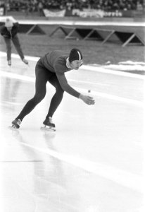 Nederlandse schaatskampioenschappen Deventer dames en her nr 32 Jan Bols op ban, Bestanddeelnr 925-2928
