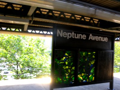 Neptune Av plat fr SB F train jeh