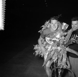 Nederlandse wielerkampioenschap op de baan 1959 Peter Post kampioen achtervolgin, Bestanddeelnr 910-4540