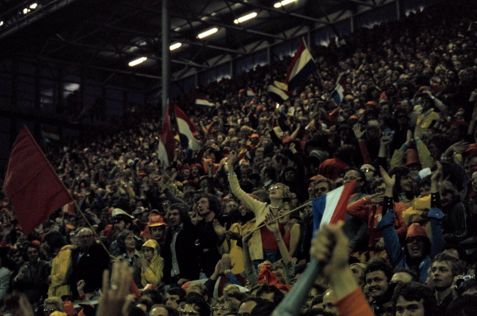 Nederlandse supporters tijdens Wereld Kampioenschappen voetbal 1974, Bestanddeelnr 254-9520