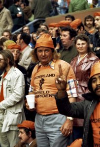 Nederlandse supporters tijdens Wereld Kampioenschappen voetbal 1974, Bestanddeelnr 254-9513
