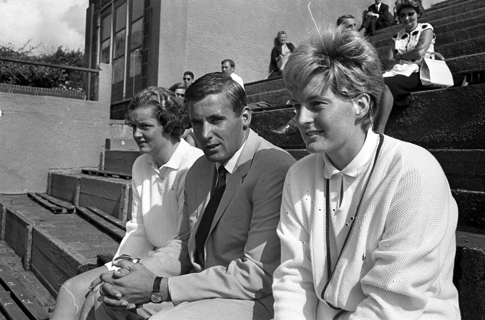 Nederlandse tenniskampioenschappen op Metsbanen, Betty Stöve (l) en Elly Krocke , Bestanddeelnr 918-0555