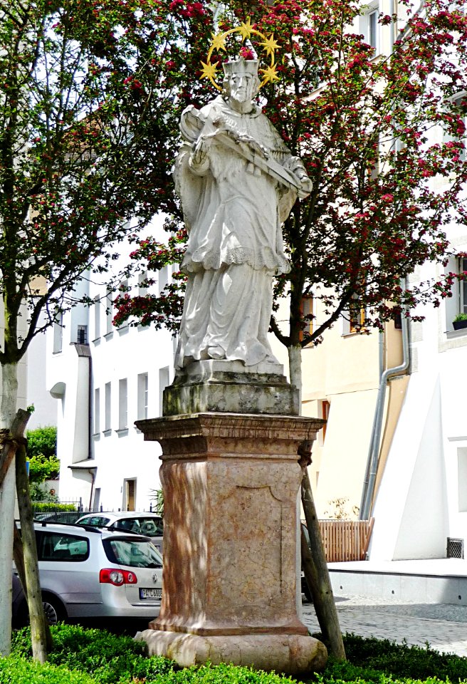 Nepomukstatue, Passau, Ort 9