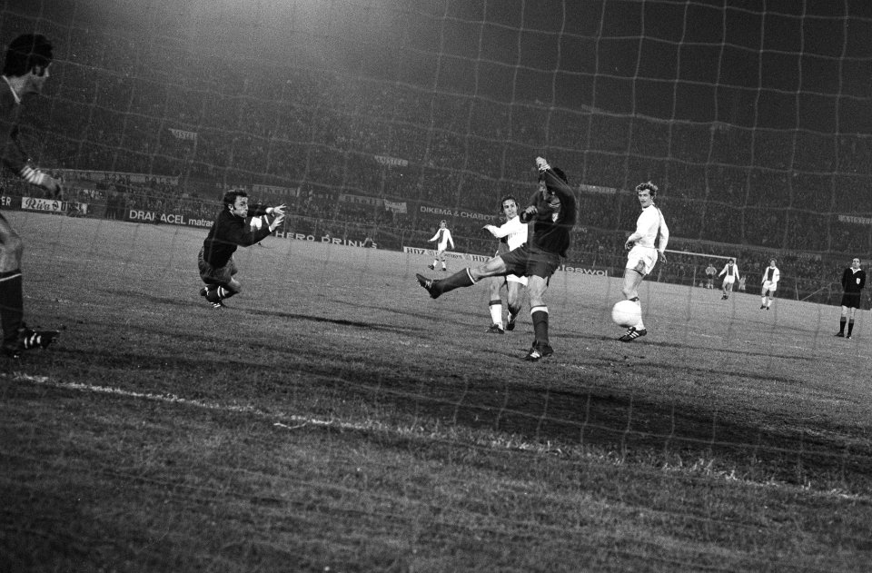 Neeskens scoort het derde doelpunt van Ajax, Bestanddeelnr 924-5032