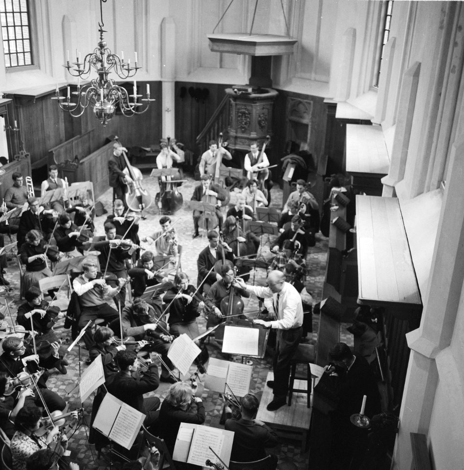 Nederlandse Studenten Orkest weer in Bergen om te repeteren onder leiding van di, Bestanddeelnr 915-9086