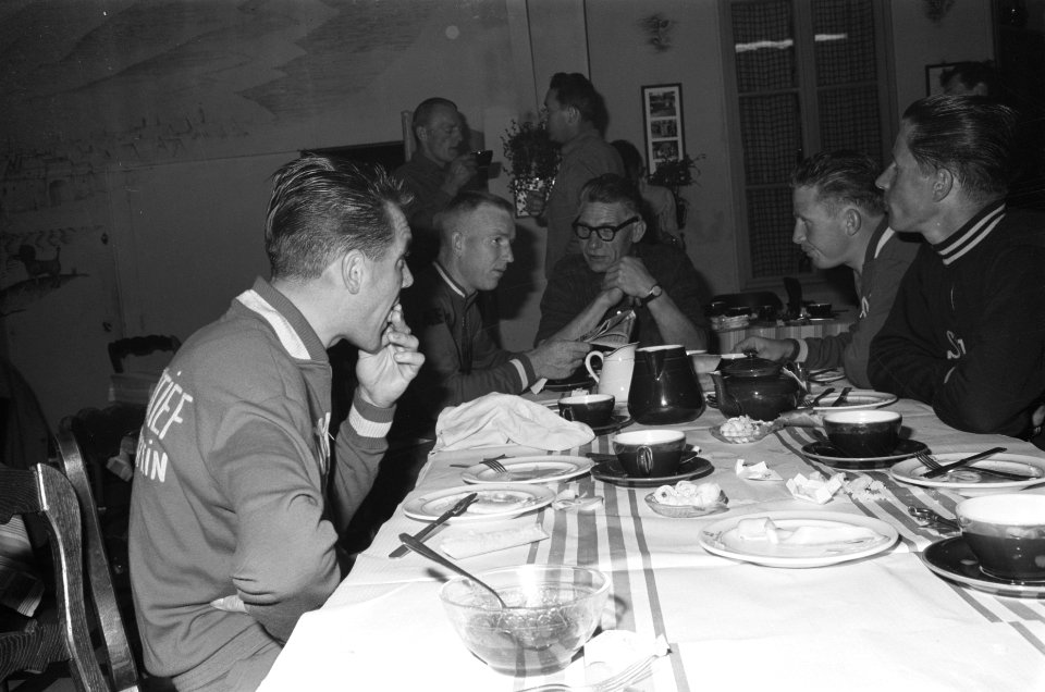 Nederlandse ploeg aan tafel, Bestanddeelnr 912-6722