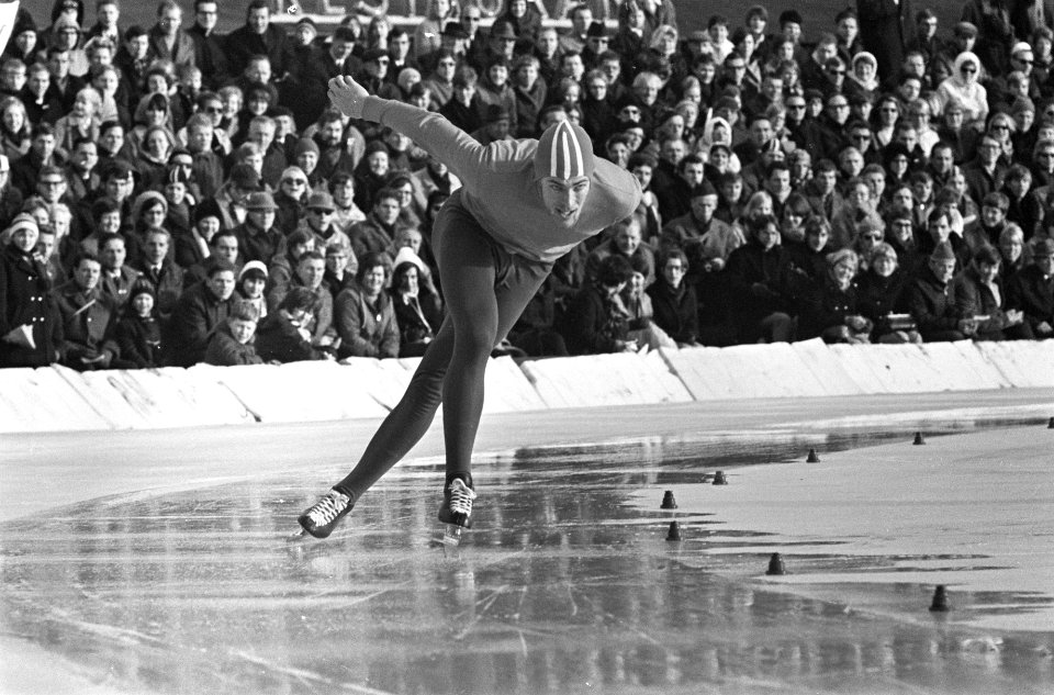 Nederlandse Schaatskampioenschappen, Jaap Edenbaan , Ard Schenk in aktie, Bestanddeelnr 920-9337