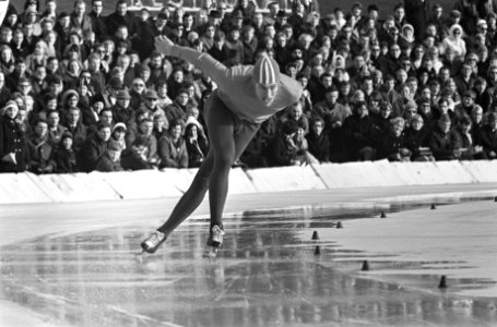Nederlandse Schaatskampioenschappen, Jaap Edenbaan , Ard Schenk in aktie, Bestanddeelnr 920-9337