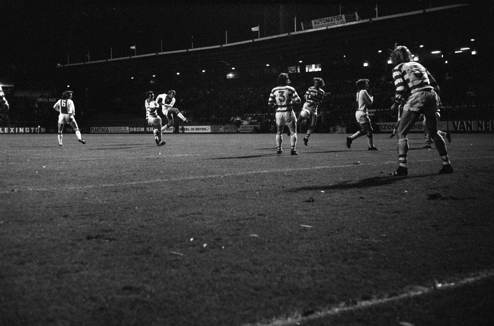 Neeskens scoort 1-0, Bestanddeelnr 926-8490
