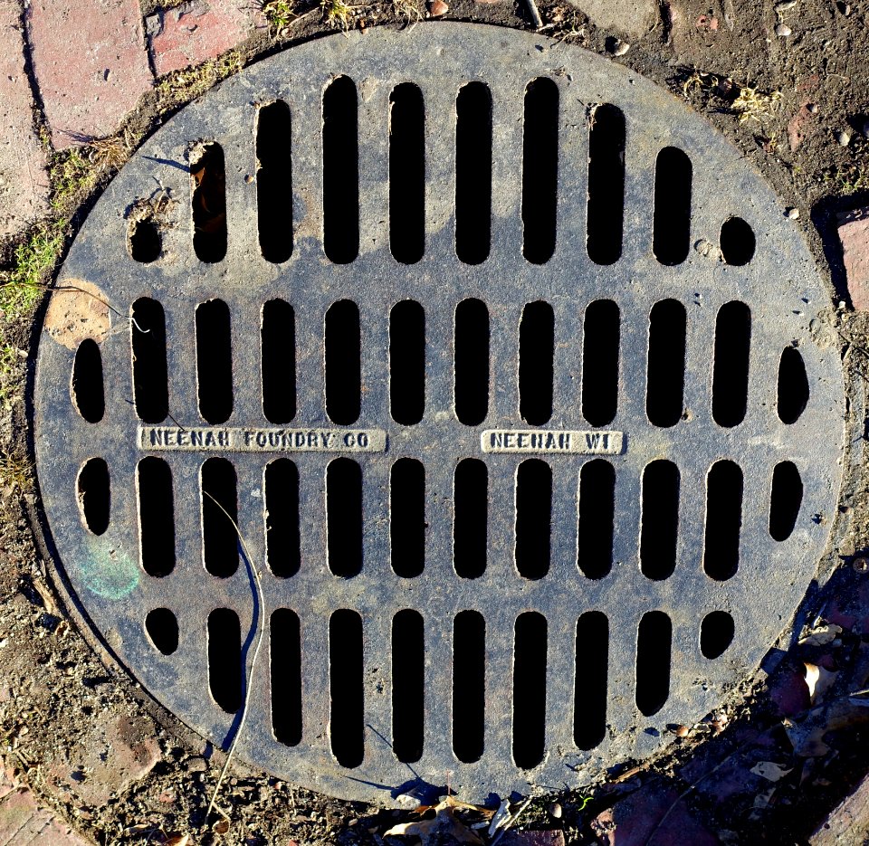 Neenah Foundry Co, Neenah WI - Arlington, MA - DSC03413