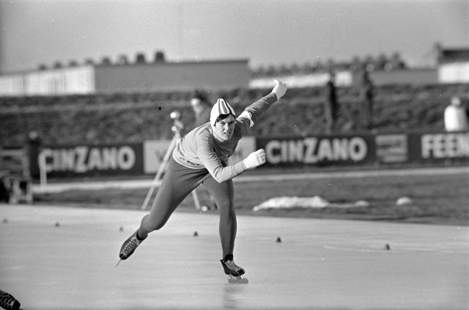 Nederlandse Schaatskampioenschappen dames te Heerenveen, Stien Kaiser in aktie o, Bestanddeelnr 920-9349