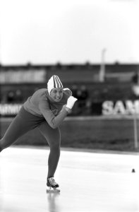 Nederlandse Schaatskampioenschappen dames te Heerenveen, nummer 22 J. Augustinus, Bestanddeelnr 920-9353