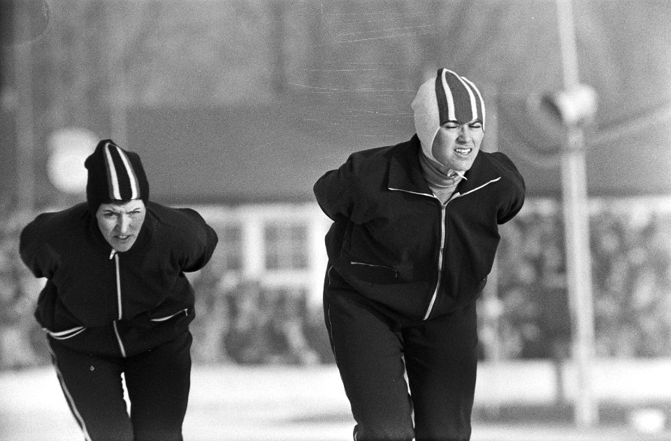 Nederlandse Schaatskampioenschappen dames en heren, Amsterdam links A. Keulen-D, Bestanddeelnr 924-1622
