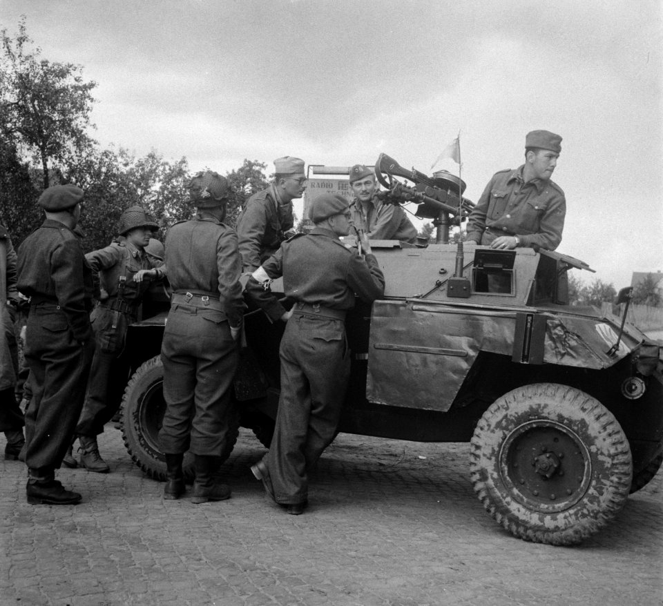 Nederlandse manoeuvres oefening Counter Thrust. Pantserwagen, Bestanddeelnr 904-7735