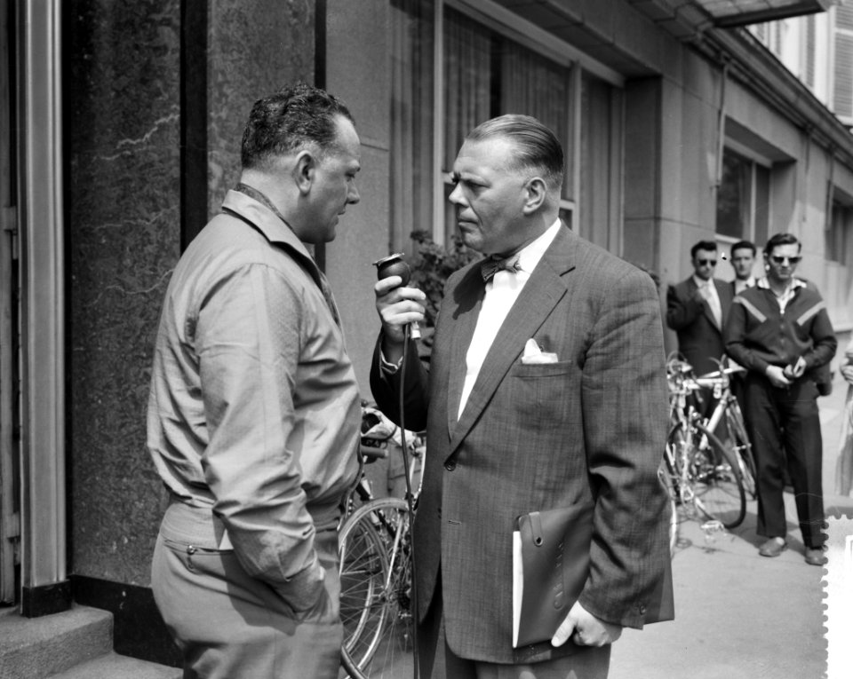 Nederlandse Tour de Francerenners in Mulhouse Jan Cottaar met Goldschmidt, Bestanddeelnr 910-4692