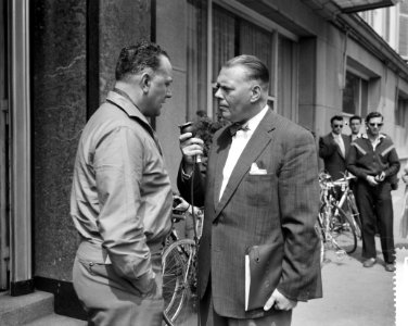 Nederlandse Tour de Francerenners in Mulhouse Jan Cottaar met Goldschmidt, Bestanddeelnr 910-4692