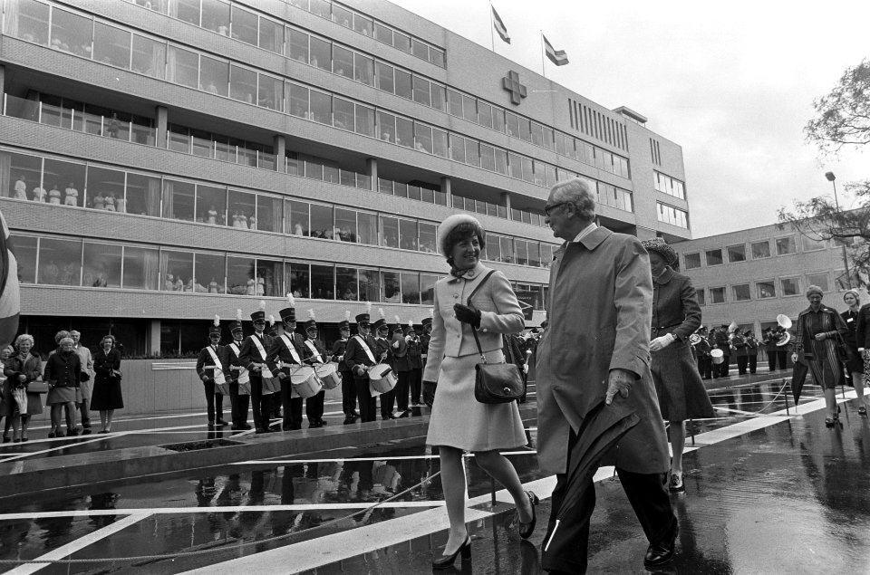 Nieuw Rode Kruis Ziekenhuis in Beverwijk geopend door Prinses Margriet Prinses, Bestanddeelnr 927-4712