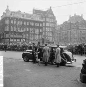 Nieuwsjaarsreceptie voor Corps Diplomatique op Paleis te Amsterdam Aankomst ko…, Bestanddeelnr 913-4506