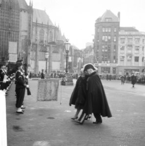 Nieuwsjaarsreceptie voor CD op Paleis te Amsterdam Aankomst van de gevolmachtig, Bestanddeelnr 913-4500