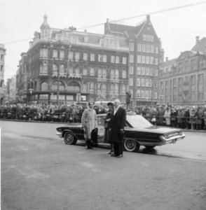 Nieuwsjaarsreceptie voor CD op Paleis te Amsterdam Aankomst van de gevolmachtig, Bestanddeelnr 913-4488