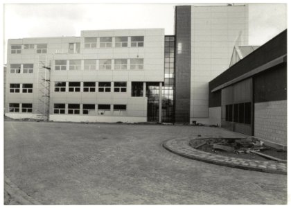 Nieuwbouw brandweerkazerne aan de Zijlweg nadert zijn voltooiing. NL-HlmNHA 54034110