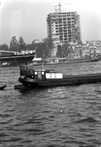 Nieuw schip en nieuwbouw van Van Ommeren, Bestanddeelnr 912-2404