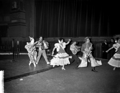 Nieuw programma van Circus Strassburger in Carré, Bestanddeelnr 910-1389 photo