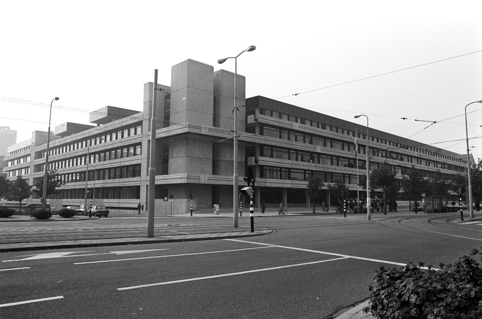 Nieuw ministerie van financien in Den Haag geopend door oud-minister Lieftinck , Bestanddeelnr 928-2204