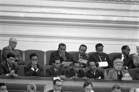Nieuw Guinea debat in Tweede Kamer , Papoeadelegatie op de speciale tribune, Bestanddeelnr 911-6173