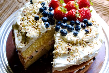 Cake cream strawberries