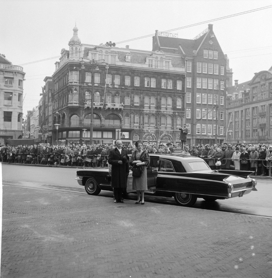 Nieuwsjaarsreceptie voor CD op Paleis te Amsterdam Aankomst van de gevolmachtig, Bestanddeelnr 913-4484