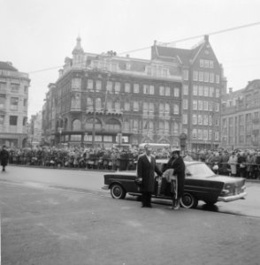 Nieuwsjaarsreceptie voor CD op Paleis te Amsterdam Aankomst van de gevolmachtig, Bestanddeelnr 913-4491