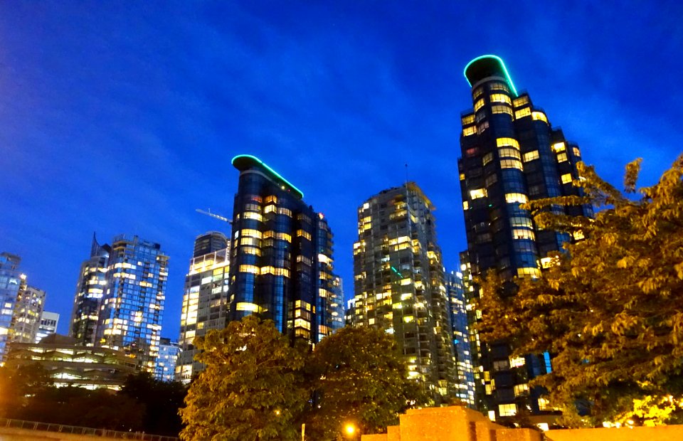 Night skyline - Vancouver, Canada - DSC00071