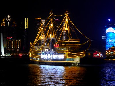 Night Ship Pudong Bund Shanghai 03