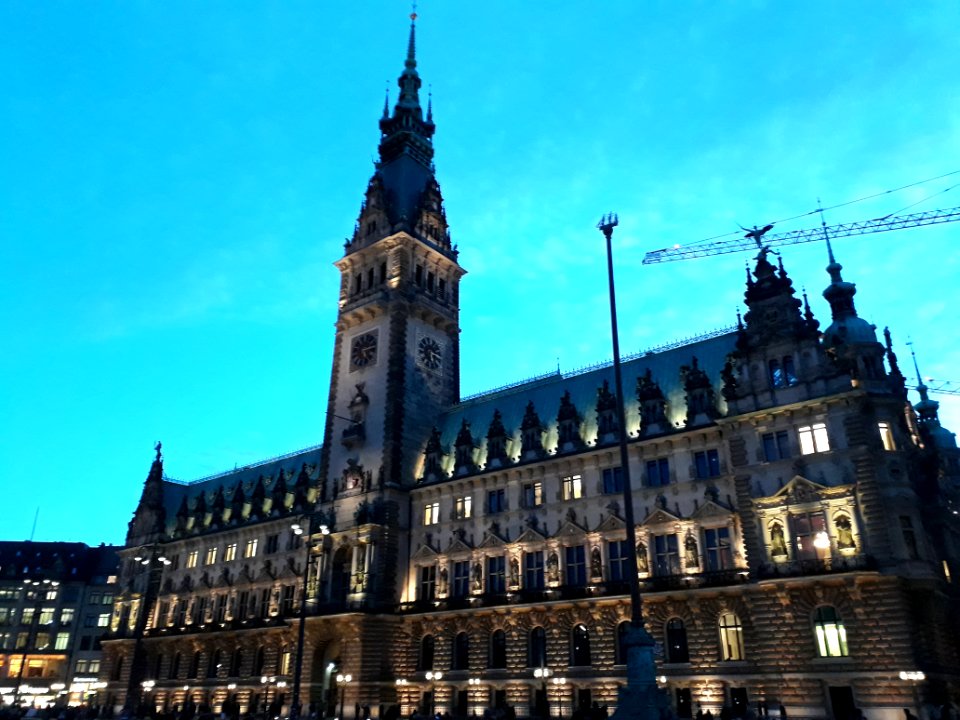 Night view of the Hamburg City Hall