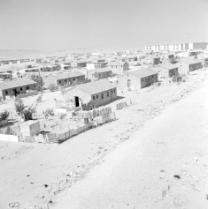 Nieuwbouw, flatgebouwen, panorama, Israël, Bestanddeelnr 255-3558