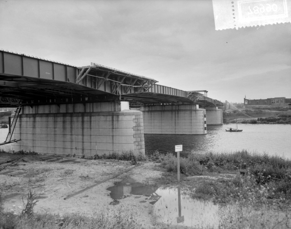 Nieuwe verkeersbrug over de Maas bij Venlo, Bestanddeelnr 907-8990
