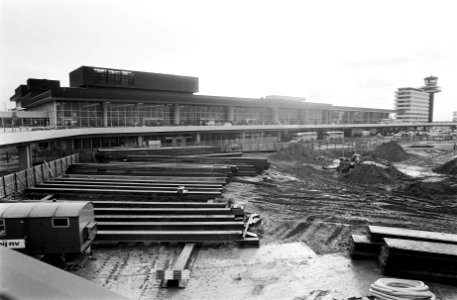 Nieuwbouw bij Schiphol, Bestanddeelnr 927-6501