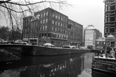 Nieuw politiedistrictsbureau Lijnbaansgracht Amsterdam exterieur, interieur, Bestanddeelnr 929-4740