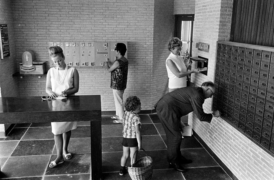 Nieuw postkantoor in Zandvoort geopend, met zelfbedieningsafdeling, Bestanddeelnr 916-5375