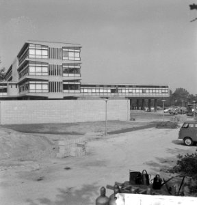Nieuw gebouw voor wereldomroep in Hilversum. Aanzicht gebouw, Bestanddeelnr 912-9546