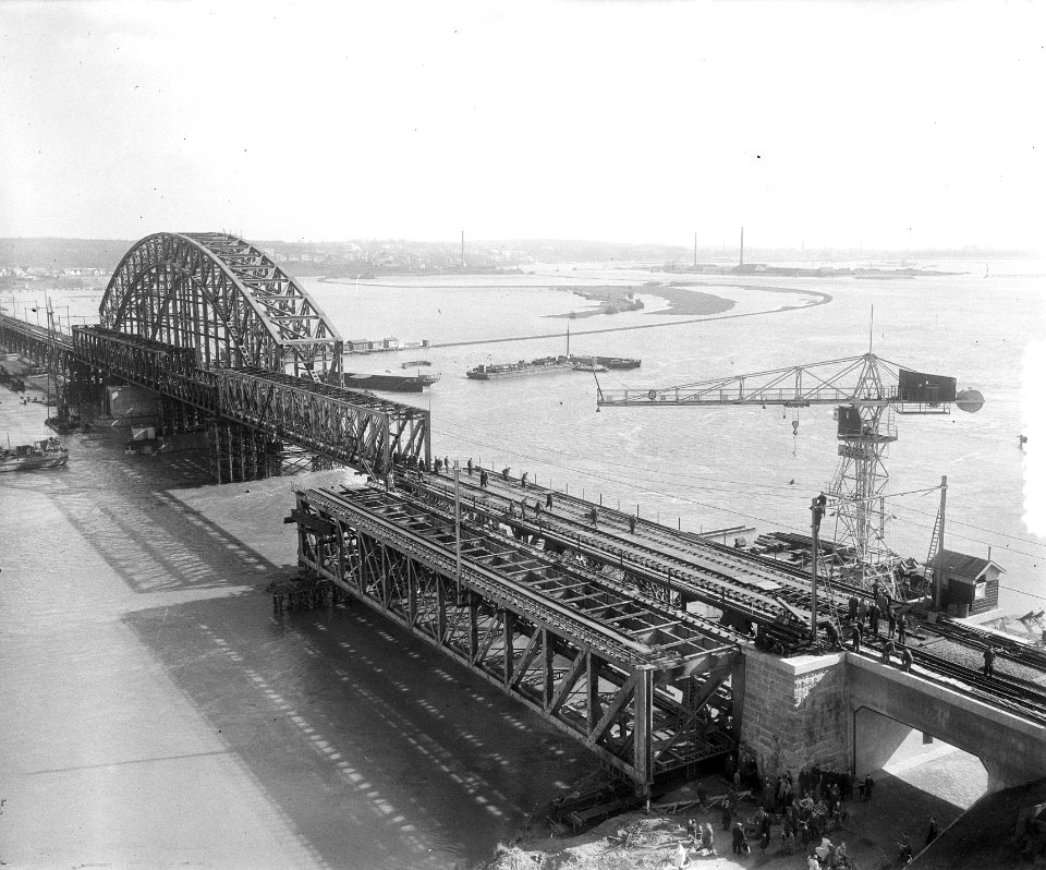 Nieuw gedeelte spoorbrug bij Oosterbeek, Bestanddeelnr 905-0395