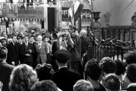 Nieuwe film van Bert Haanstra De Zaak MP opgenomen in Cinetone studio te Am…, Bestanddeelnr 911-2599