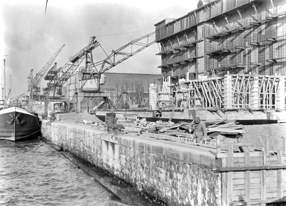 Nieuwe kademuren Rijnhaven Noord-Zuid te Rotterdam, Bestanddeelnr 902-5844