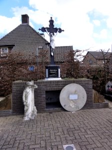 Niftrik (Wijchen) kerkhof kalvariekruis Gem.Mon