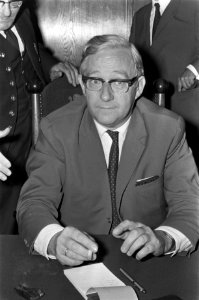 Nieuwe Gemeenteraad van Amsterdam geinstalleerd nr. 25 mr. J. Bootsma wethoude, Bestanddeelnr 923-8004
