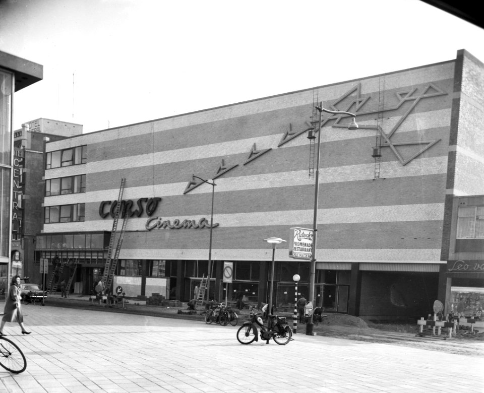 Nieuw bioscooptheater Corso te Rotterdam, voorzijde van het nieuwe theater, Bestanddeelnr 912-1281