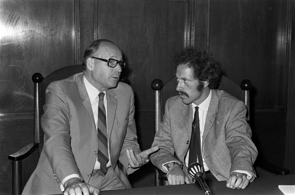 Nieuwe Gemeenteraad van Amsterdam geinstalleerd wethouder A. A. Verhey (CPN), w, Bestanddeelnr 923-7997