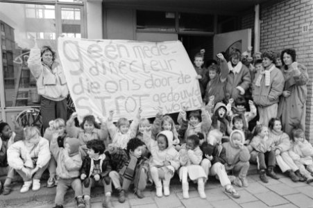 Nieuw benoemde mede-directrice wordt niet toegelaten door ouders op de Parelscho, Bestanddeelnr 934-1664
